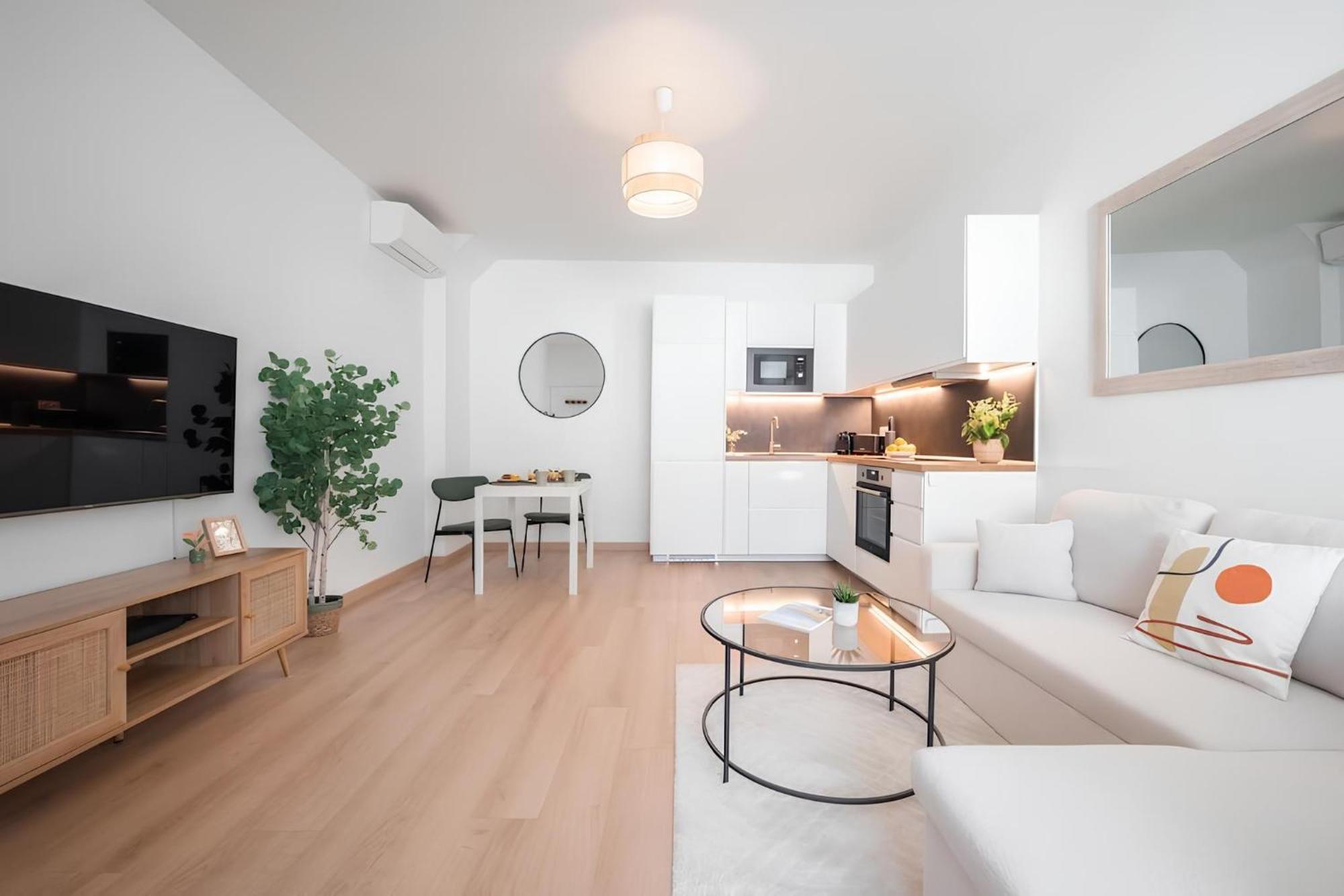 Cozy Appartement Plein Centre, Proche Gare/Plage Menton Exteriör bild