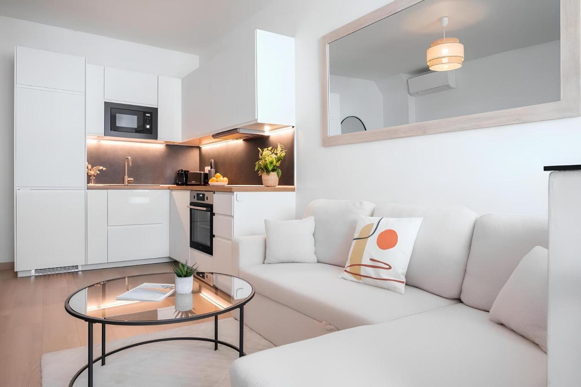Cozy Appartement Plein Centre, Proche Gare/Plage Menton Exteriör bild