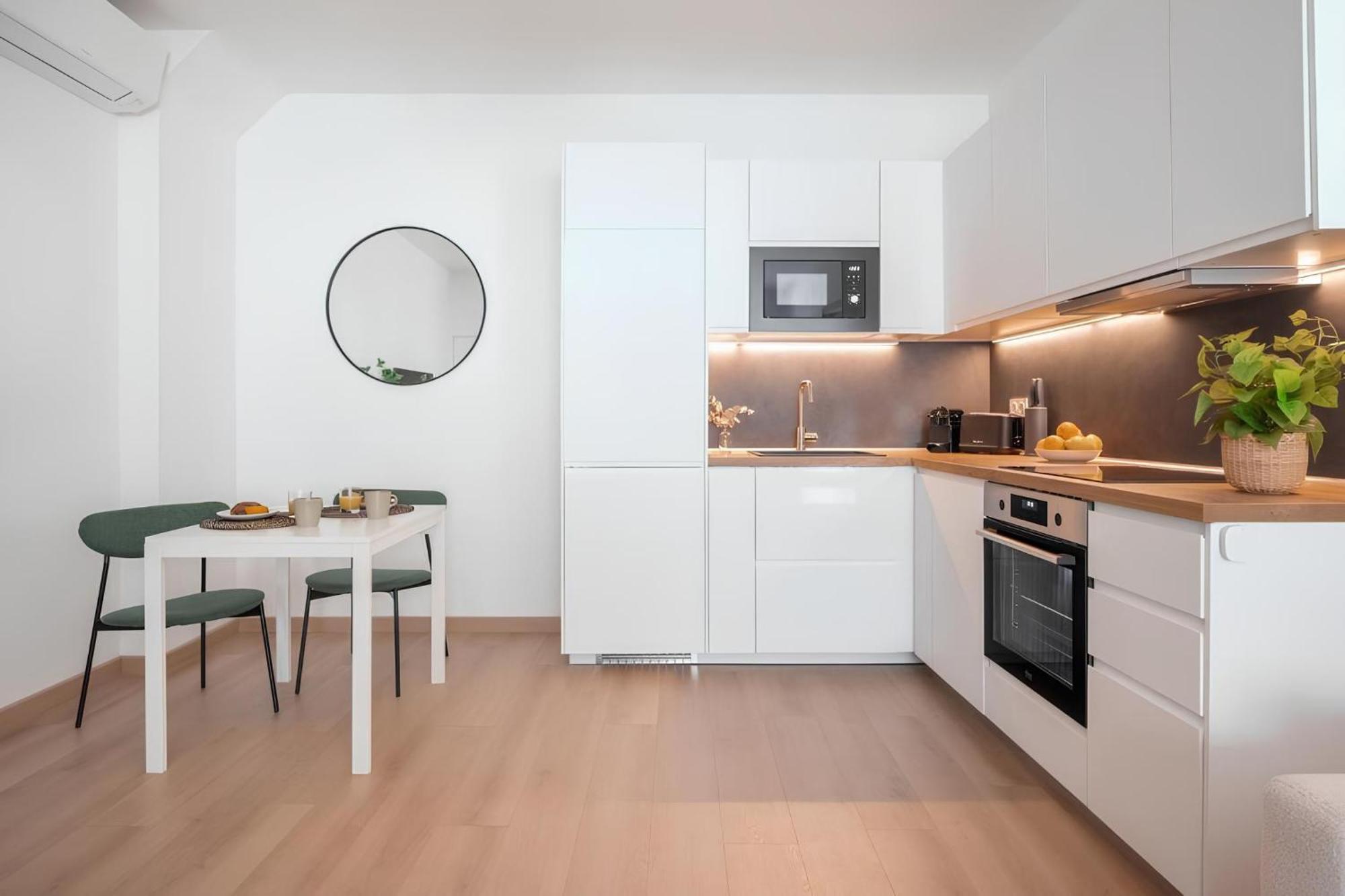 Cozy Appartement Plein Centre, Proche Gare/Plage Menton Exteriör bild