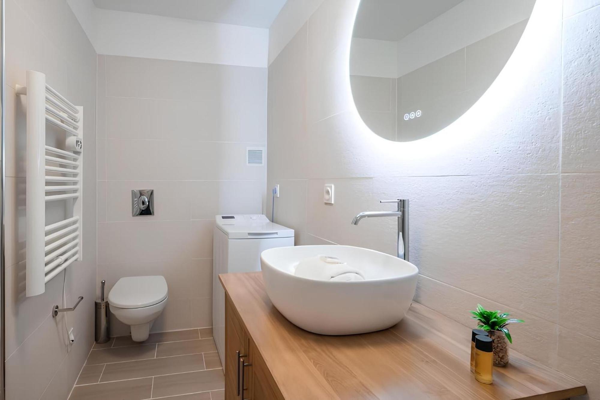 Cozy Appartement Plein Centre, Proche Gare/Plage Menton Exteriör bild